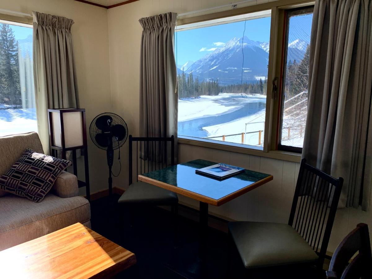 Tete Jaune Lodge Ngoại thất bức ảnh